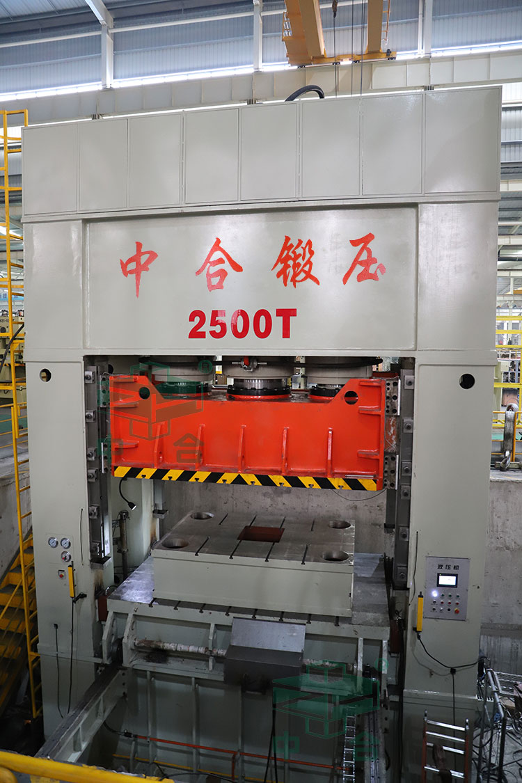 2500吨框架式液压机 2500吨框架式液压机