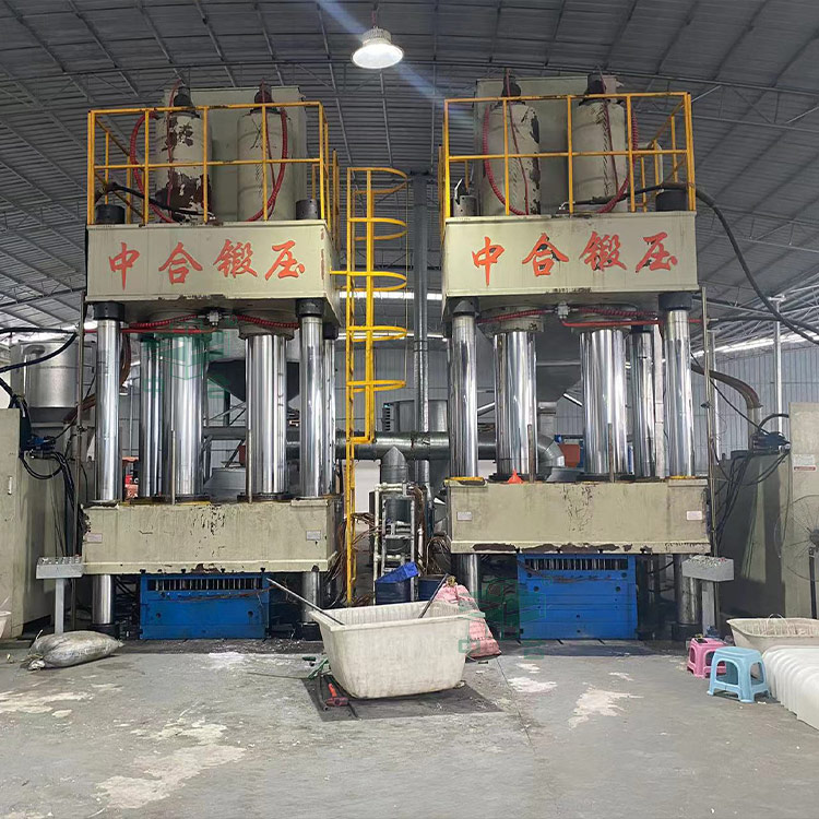 1000吨塑料模壳模压成型液压机.jpg 1000吨塑料模壳模压成型液压机.jpg