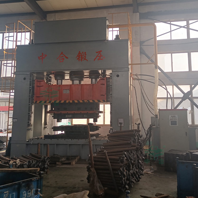 1000吨框架式液压机客户现场 1000吨框架式液压机客户现场