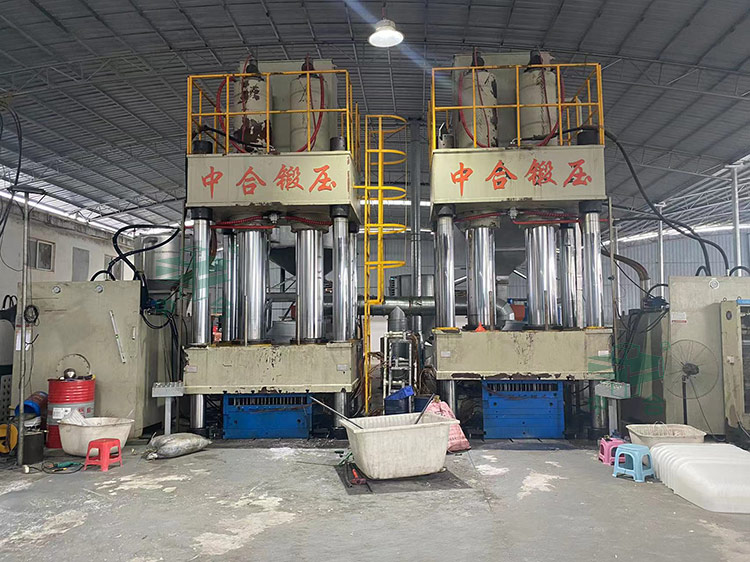 1000吨塑料建筑模壳成型液压机.jpg 1000吨塑料建筑模壳成型液压机.jpg