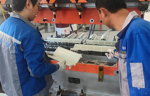 模压仿古树脂瓦需要多大吨位液压机？
