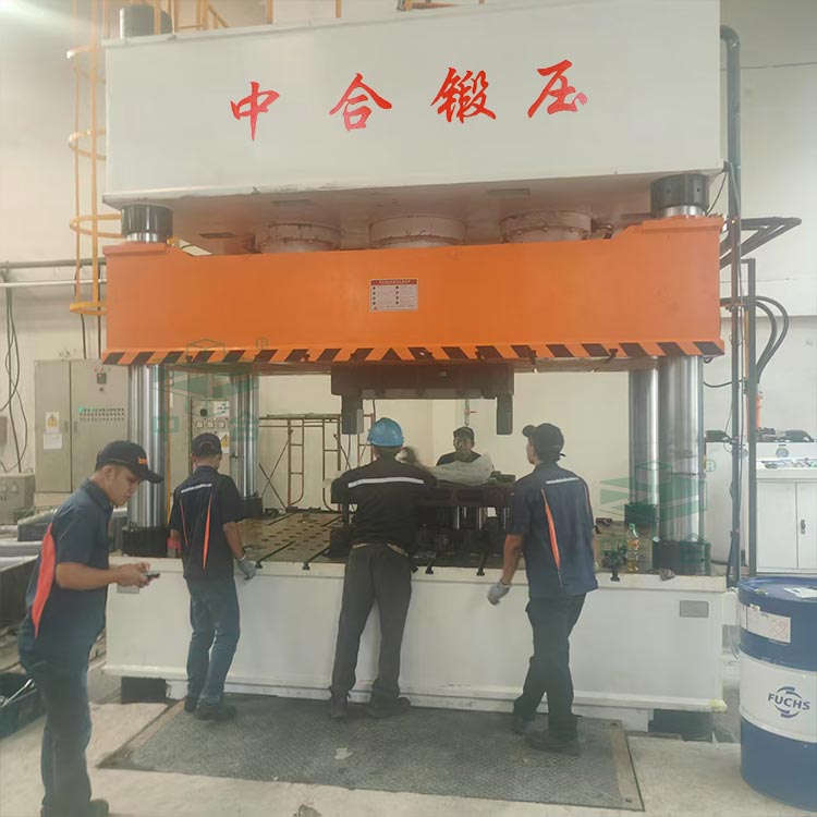 1000吨汽车配件成型液压机调试现场.jpg 1000吨汽车配件成型液压机调试现场.jpg