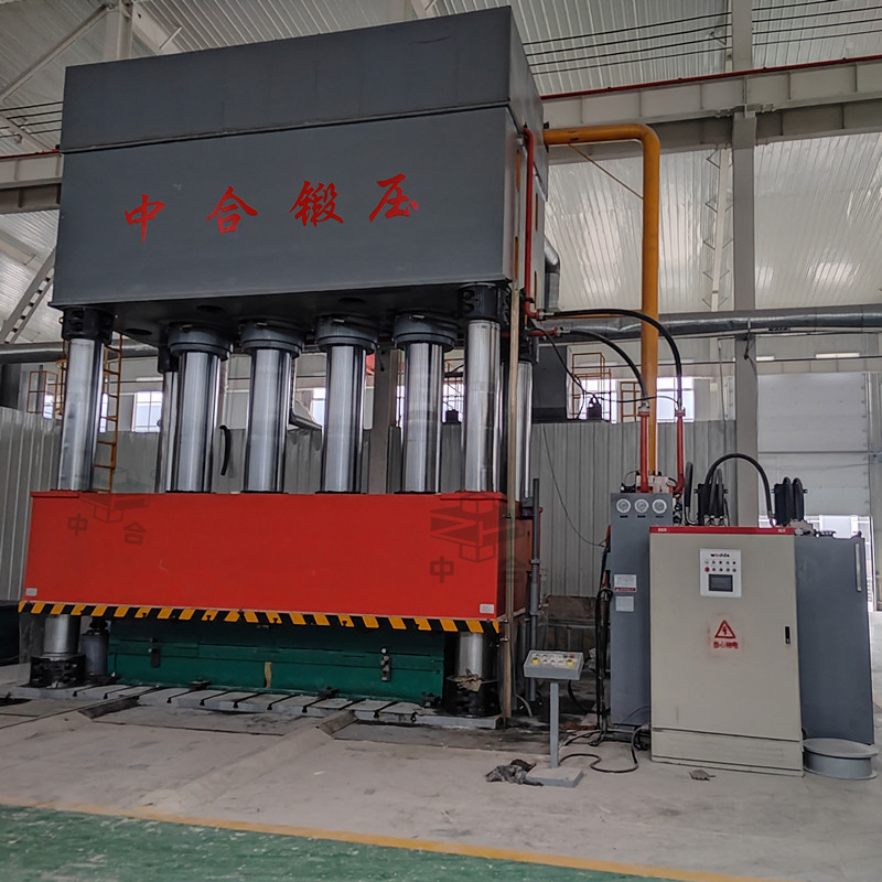 汽车覆盖件成型设备_2500吨四柱液压机(图1) 汽车覆盖件成型设备_2500吨四柱液压机(图1)