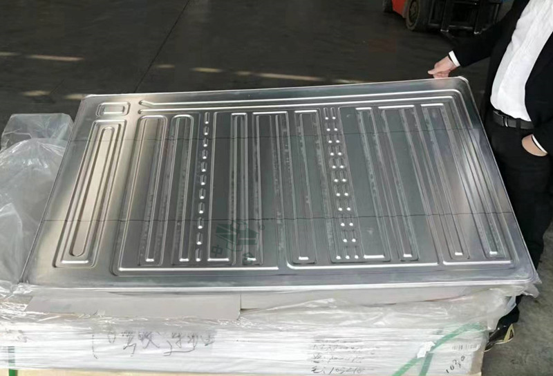 2500吨钢木门成型液压机_铁门压花成型设备(图1)