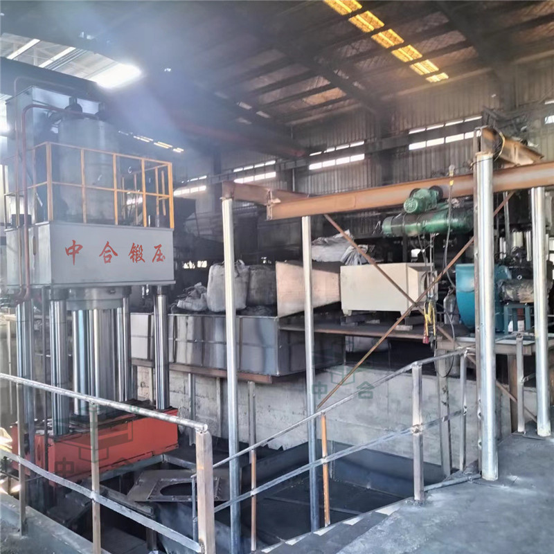石墨坩埚液压机_2000吨碳素粉末成型油压机(图3) 石墨坩埚液压机_2000吨碳素粉末成型油压机(图3)